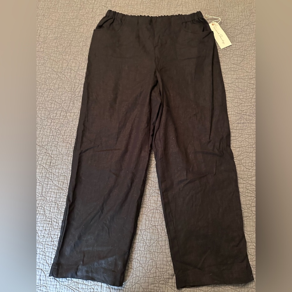 Women’s French Laundry light weight stretch pants. Medium. Linen. New with tags.